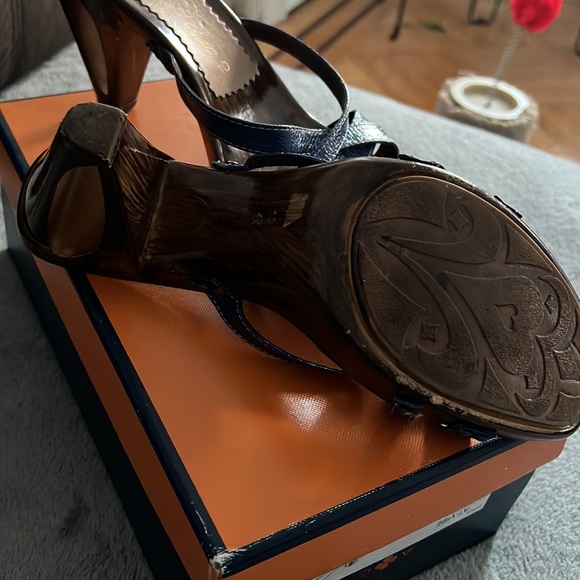 Luisa D’orio faux leather straps cut out wooden heel blue sandals , size 10 - Picture 5 of 7